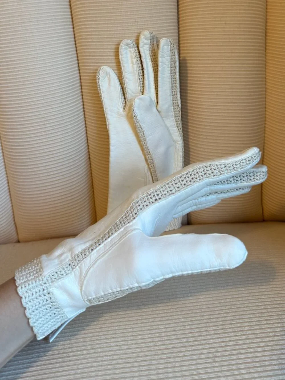 Made in Italy White Leather & Crochet Driving Gloves - Size 7